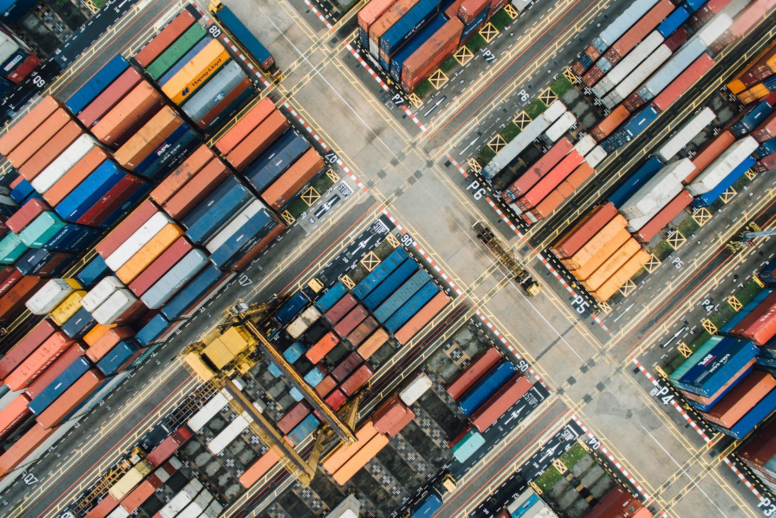 Terminal de contenedores y operaciones de logística